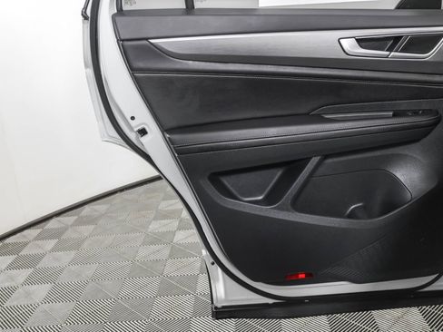 Used 2025 Volkswagen Atlas Cross Sport SE FWD image 37