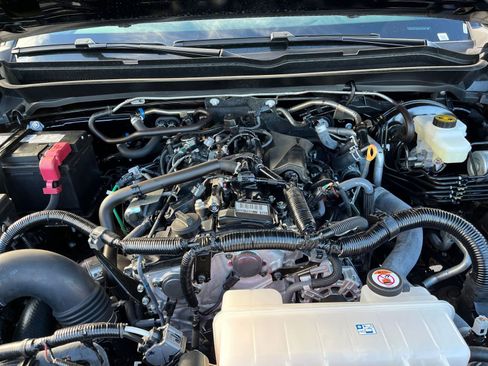 Used 2025 Toyota Tacoma TRD Off-Road image 33