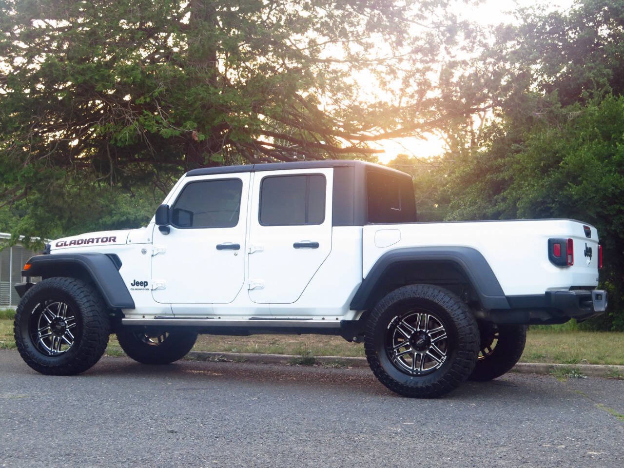 Used 2020 Jeep Gladiator Sport w/ Quick Order Package 24S AWD/4WD image 2