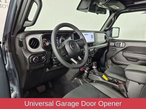 Used 2025 Jeep Wrangler Unlimited Sport AWD/4WD image 16