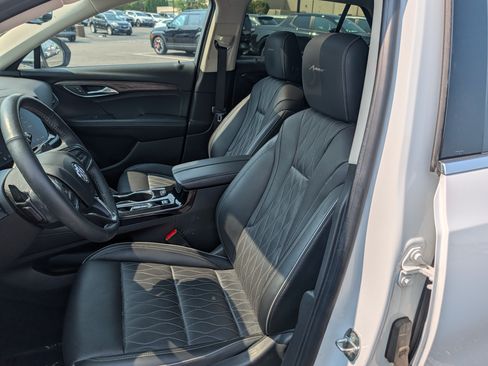 Used 2022 Buick Envision Avenir w/ Technology Package II AWD/4WD image 10