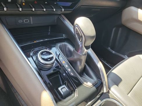 Used 2025 GMC Canyon Denali AWD/4WD image 27