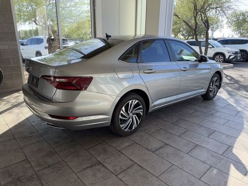 Used 2020 Volkswagen Jetta SEL Premium FWD image 3