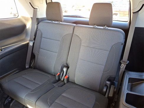 Used 2023 GMC Acadia SLE w/ Driver Convenience Package image 15