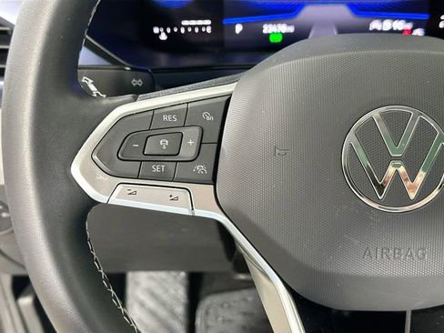 Used 2022 Volkswagen Taos SE w/ Panoramic Sunroof Package AWD/4WD image 21