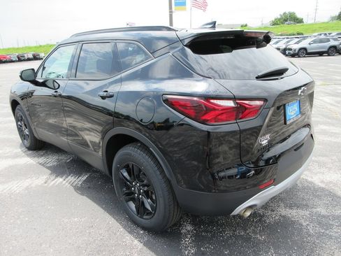 Used 2022 Chevrolet Blazer LT FWD image 3