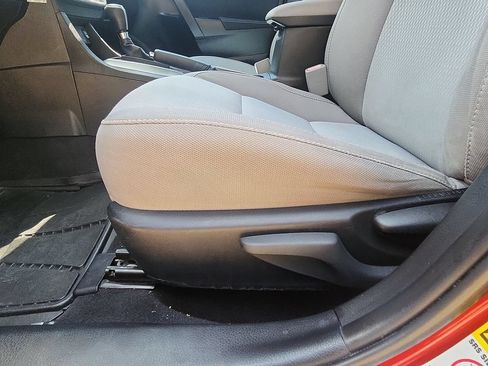 Used 2016 Toyota Corolla LE FWD image 16