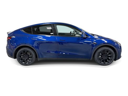 Certified 2023 Tesla Model Y Long Range AWD/4WD image 7
