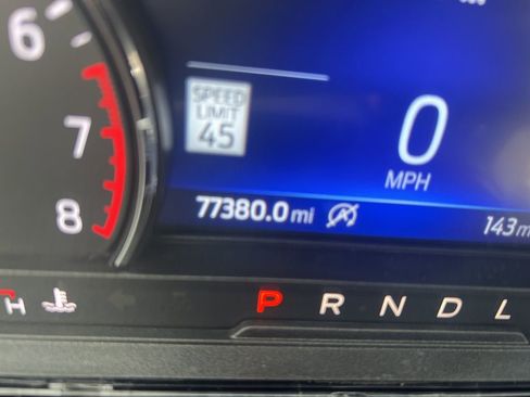 Used 2021 Ford Explorer XLT w/ Equipment Group 202A image 8