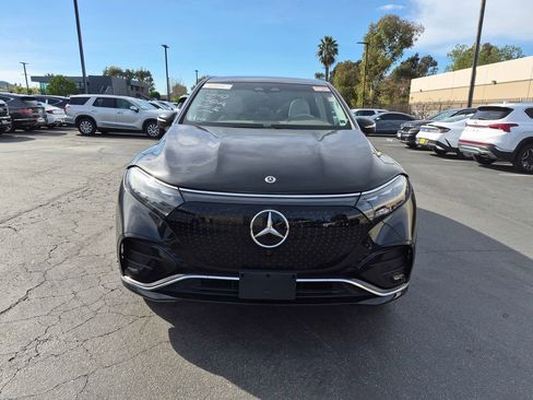 Used 2023 Mercedes-Benz EQS 580 4MATIC SUV image 2