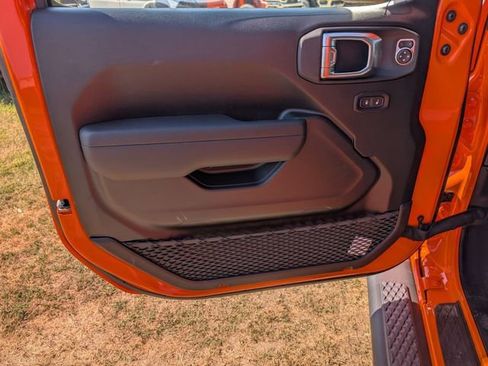 New 2026 Jeep Gladiator Sport AWD/4WD image 9