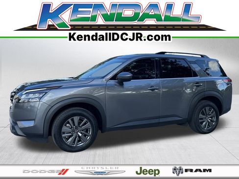 Used 2023 Nissan Pathfinder SV image 1