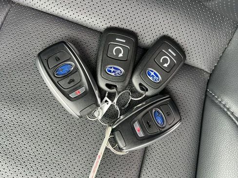 Used 2025 Subaru Outback Limited AWD/4WD image 25