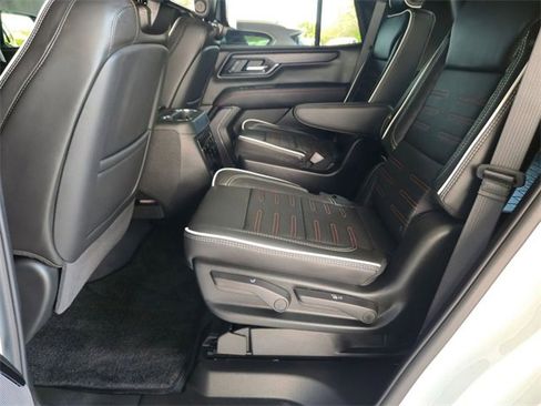 Used 2026 GMC Yukon AT4 Ultimate w/ LPO, Illumination Package image 25