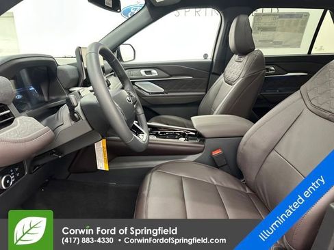 New 2026 Ford Explorer Platinum w/ LUX Leather Package image 24