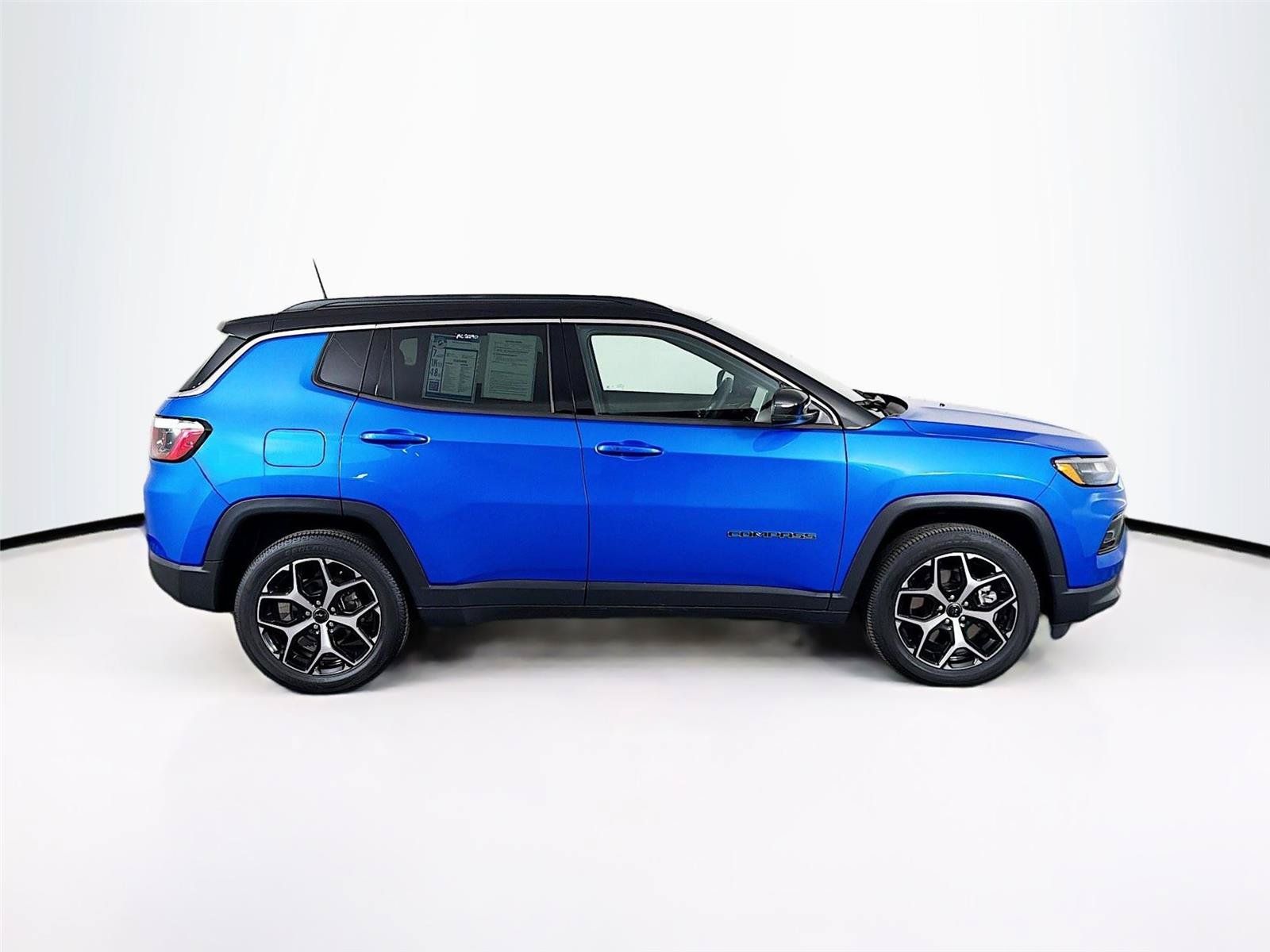 Used 2025 Jeep Compass Limited AWD/4WD image 12
