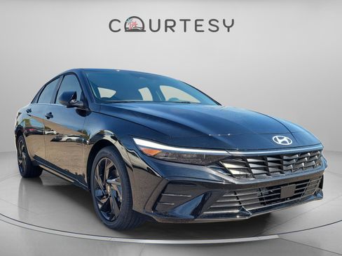 New 2026 Hyundai Elantra SEL Sport image 5