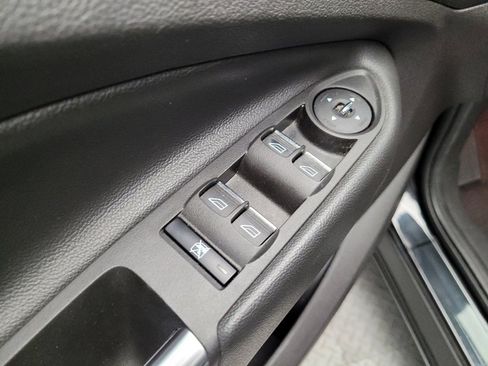 Used 2015 Ford Escape SE w/ Equipment Group 201A image 27