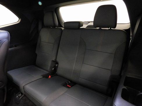 Used 2024 GMC Acadia AT4 w/ Luxury Package image 27