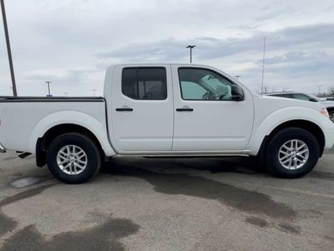 Used 2021 Nissan Frontier SV w/ SV Utility Package image 9