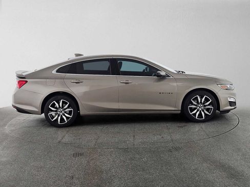 Used 2025 Chevrolet Malibu RS FWD image 3