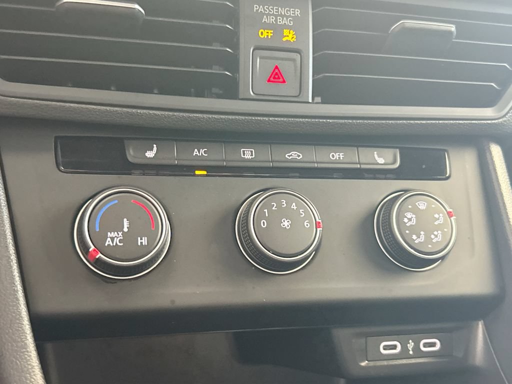 Certified 2024 Volkswagen Jetta Sport FWD image 22