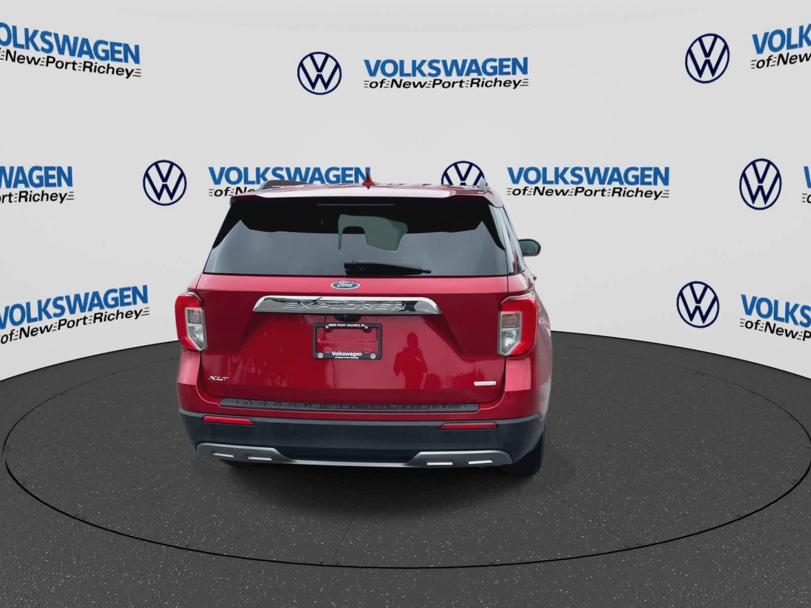 Used 2020 Ford Explorer XLT w/ Equipment Group 202A RWD image 7