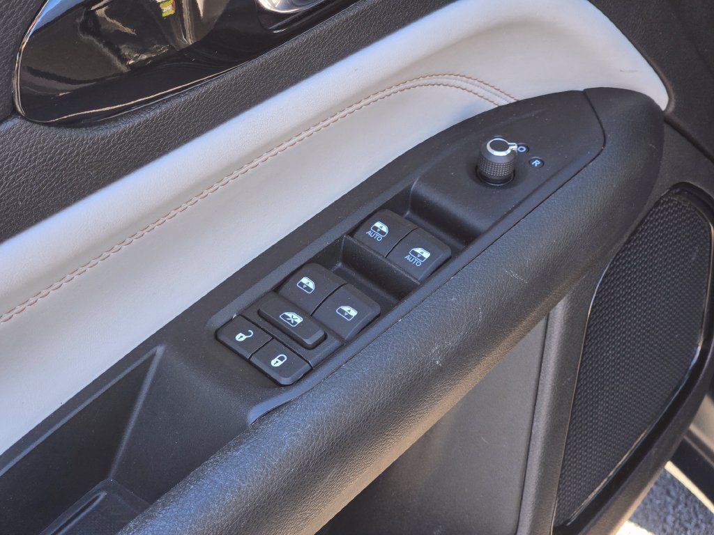 Used 2022 Jeep Compass Limited AWD/4WD image 29