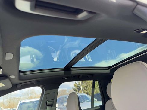 Certified 2026 Volvo XC90 B6 Plus w/ Protection Package Premier image 17