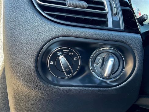 Used 2021 Porsche Macan image 63