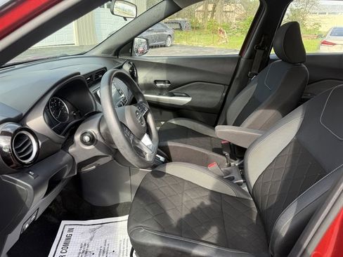 Used 2019 Nissan Kicks SV FWD image 6