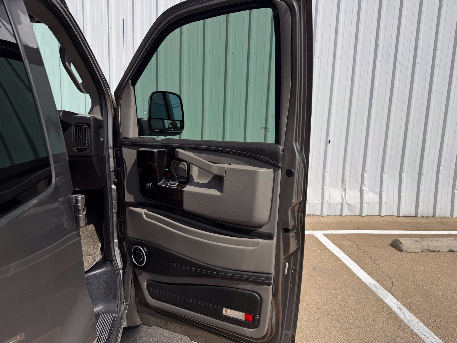 Used 2020 GMC Savana 2500 Extended w/ Enhanced Convenience Package RWD image 37