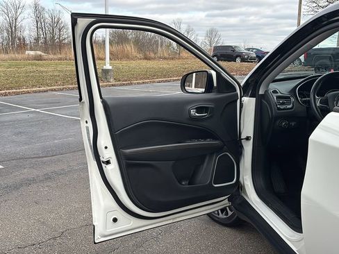 Used 2019 Jeep Compass Limited image 11