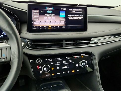 Used 2024 INFINITI QX60 Luxe w/ Vision Package image 18