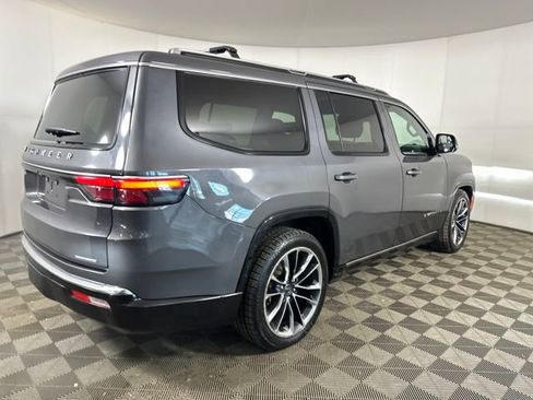 Used 2022 Jeep Wagoneer Series III w/ Premium Group I image 3