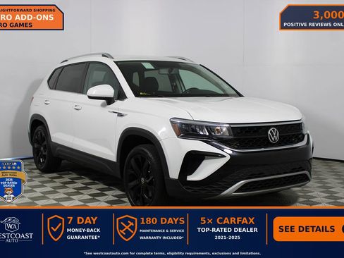 Used 2022 Volkswagen Taos SE FWD image 1