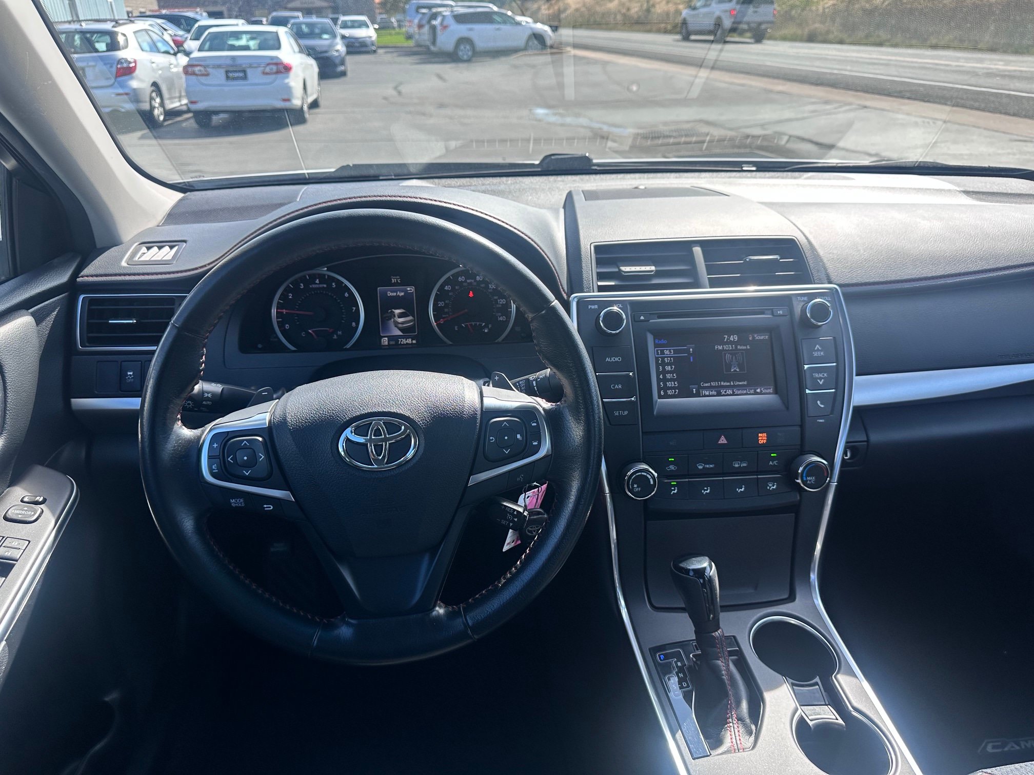 Used 2015 Toyota Camry SE FWD image 7