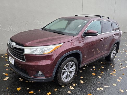 Used 2014 Toyota Highlander Plus image 2