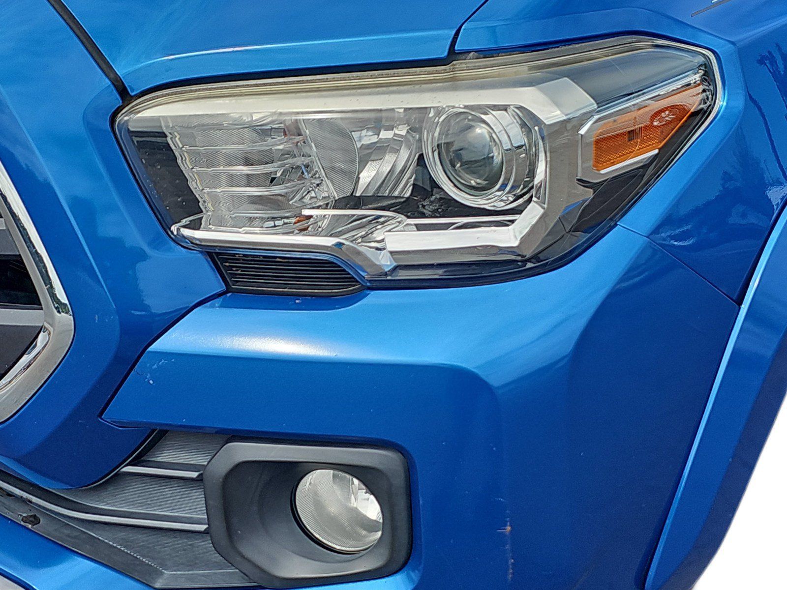 Used 2018 Toyota Tacoma SR5 AWD/4WD image 27