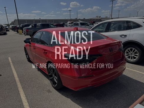 Used 2025 Honda Civic Sport image 3
