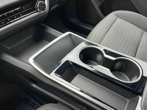 Used 2025 Chevrolet Equinox LT image 40