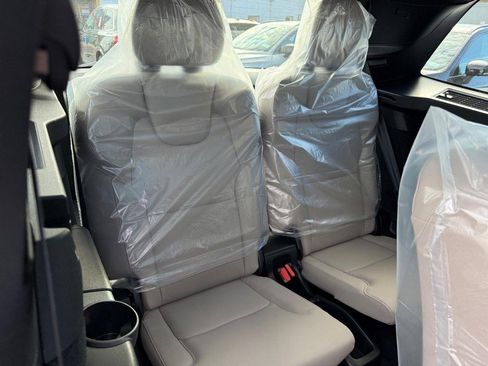 New 2026 Volvo XC90 B5 Plus image 5