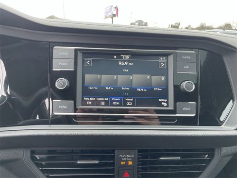 Used 2021 Volkswagen Jetta SE image 10