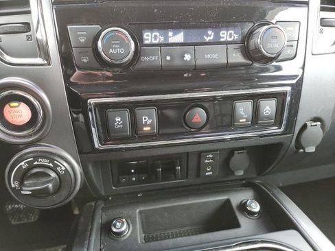 Used 2016 Nissan Titan Platinum Reserve AWD/4WD image 22