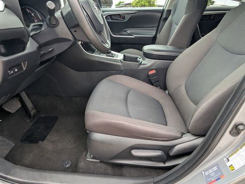 Used 2024 Toyota RAV4 LE AWD/4WD image 12