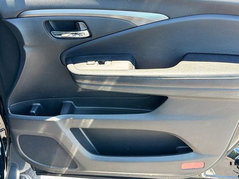 Used 2017 Honda Pilot EX-L image 27