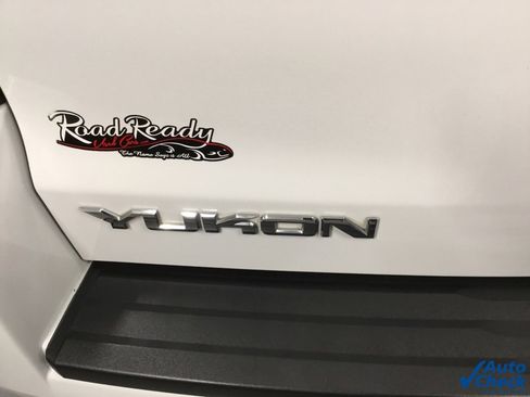 Used 2017 GMC Yukon SLT image 15