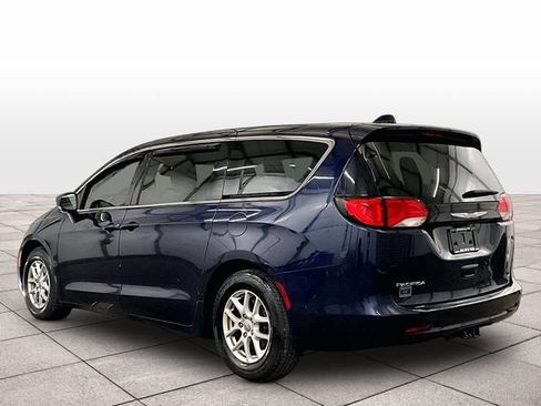 Used 2017 Chrysler Pacifica Touring FWD image 10