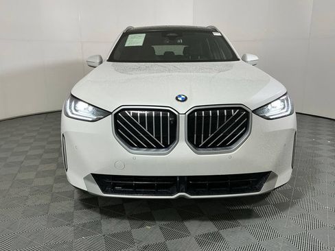 Certified 2025 BMW X3 xDrive30i w/ Premium Package AWD/4WD image 3