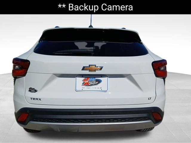 Used 2025 Chevrolet Trax LT w/ Driver Confidence Package FWD image 4